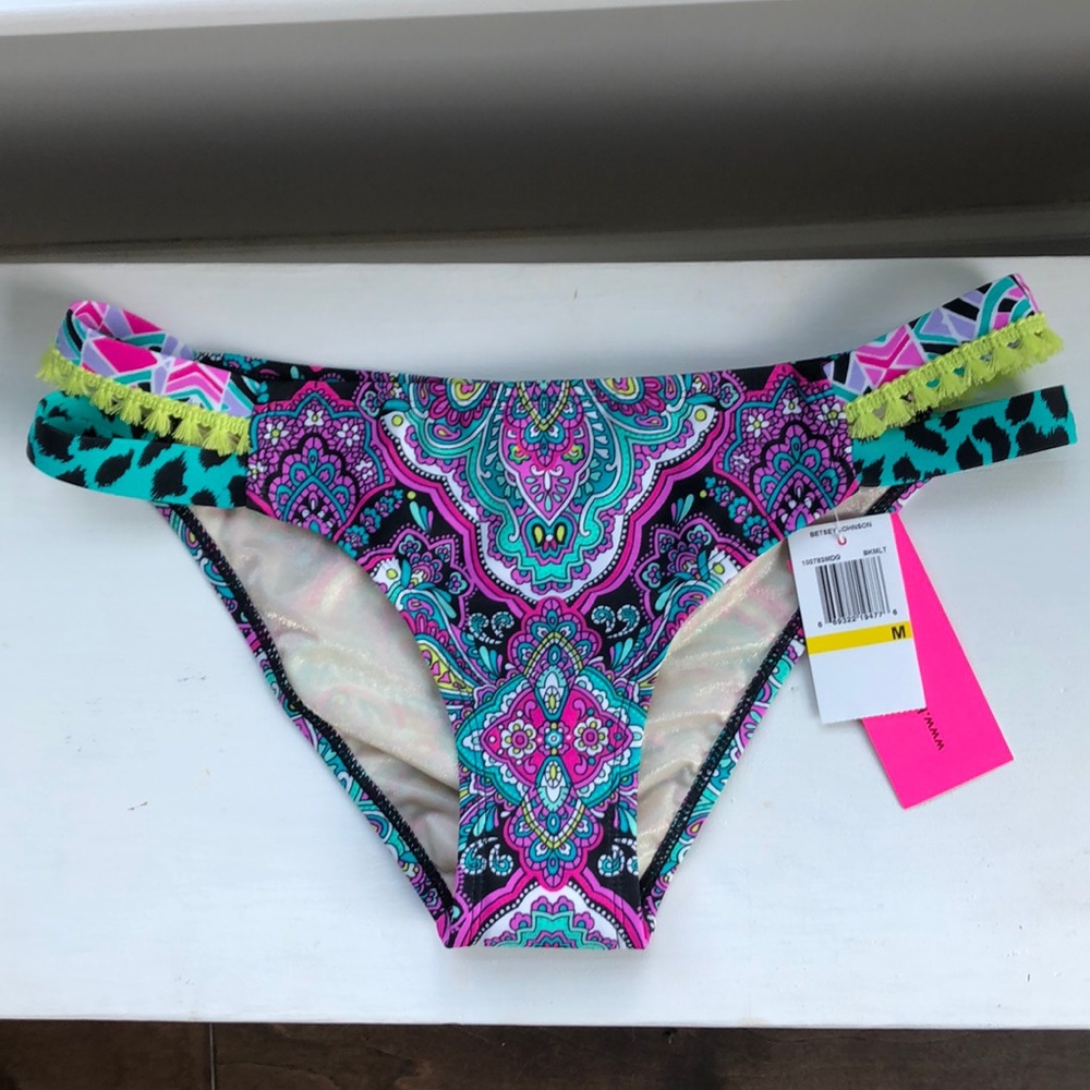 NWT Betsey Johnson swim bottoms Sz M